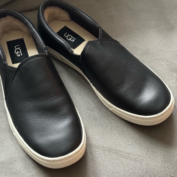 Ugg shoes - Picture 2 of 6